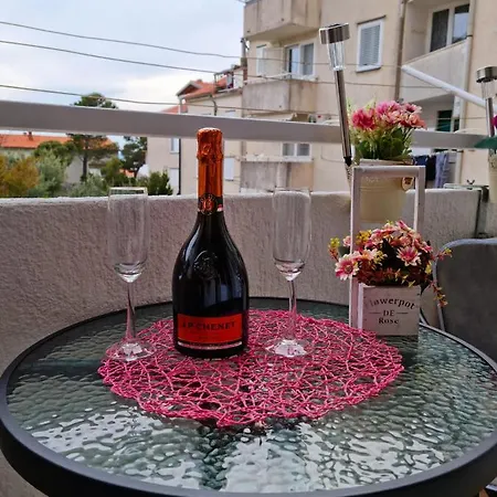 Nikol * ماكارسكا