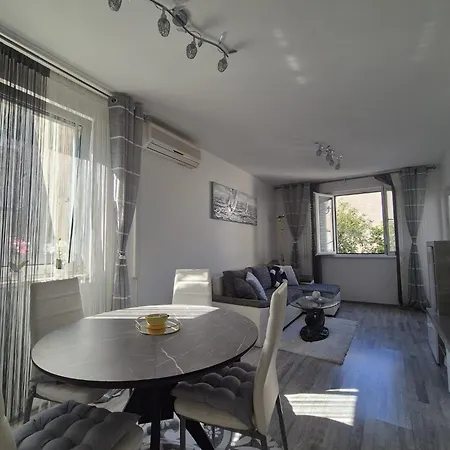 Apartment Nikol Makarska