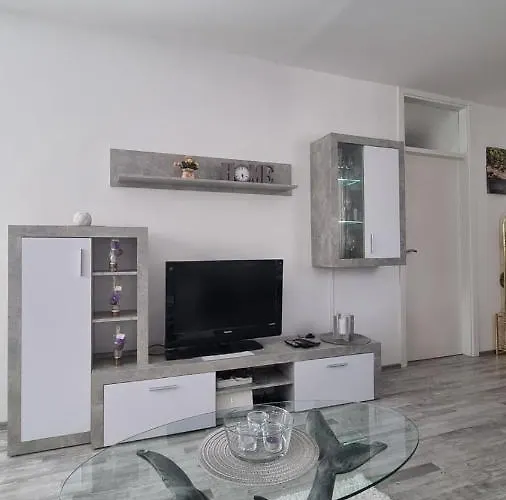 Nikol ماكارسكا