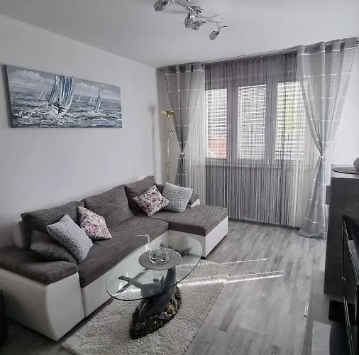 Nikol ماكارسكا