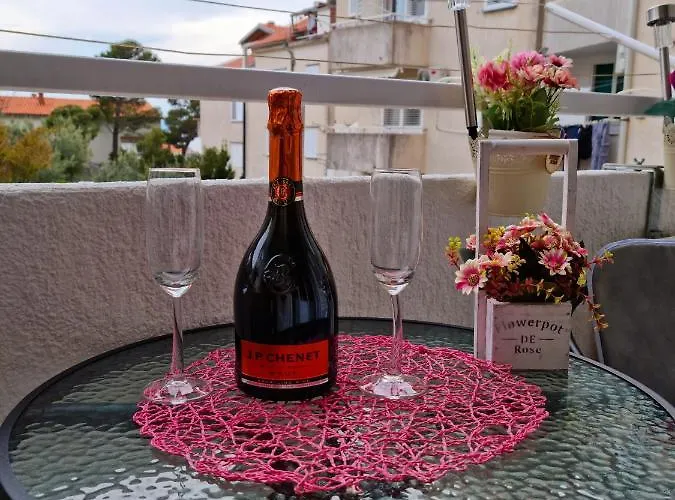 Nikol * ماكارسكا