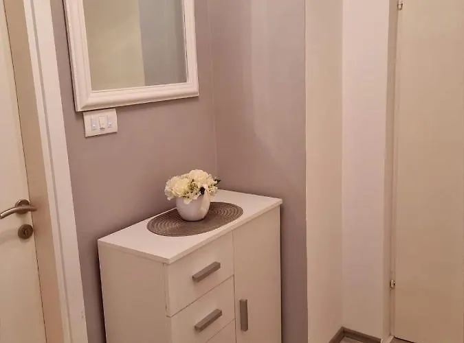 Nikol * ماكارسكا