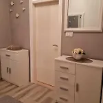 Nikol Макарска